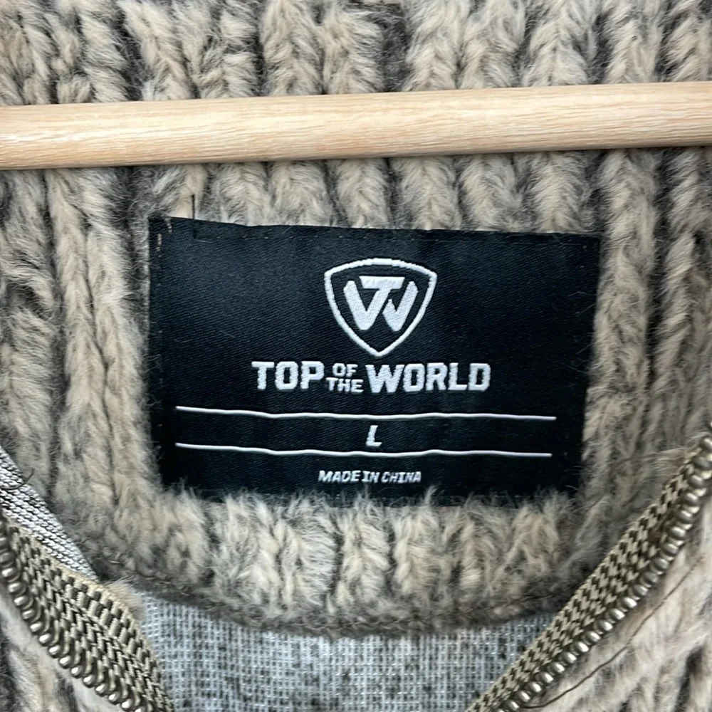 Top of The World Faux Fur Mens Half Zip LG Embroidered O Long sleeve Pullover